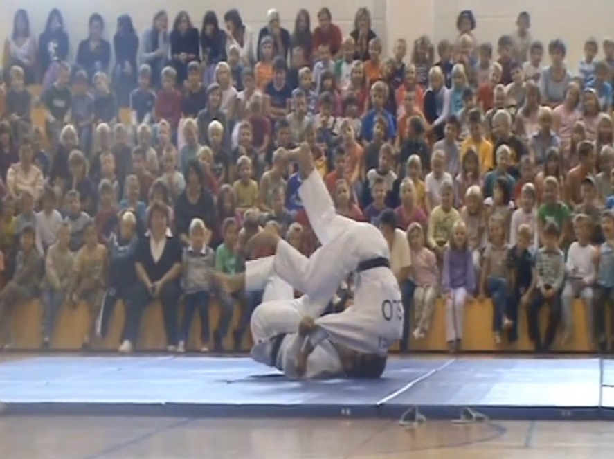 Judo klub Bežigrad s prvo predstavitvijo juda v Krškem leta 2009.