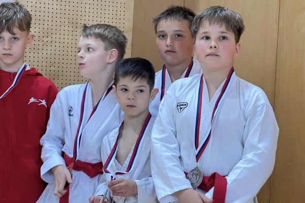 radeski-karateisti-jun-2026-1609CAC993-62E0-2180-75F5-CDD4FF3B22CE.jpg