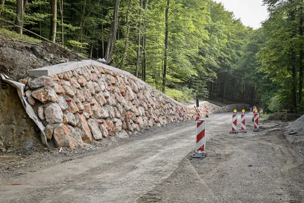 rekonstrukcija-ceste-zdole-77D90D063-36DC-17C2-09F4-8FC434F9AEA0.webp