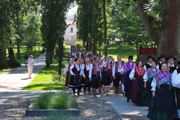 folkloristi-na-poljskem-387442FD95-D0A3-AD92-9046-EA08B8A04266.webp